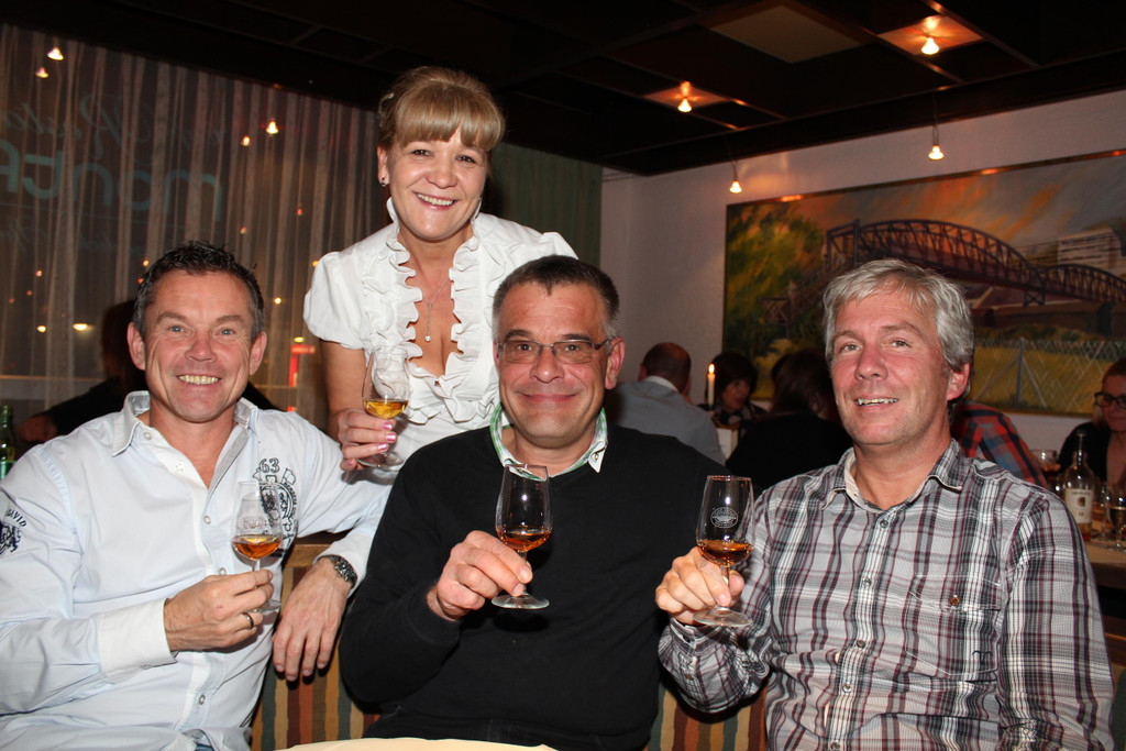 Whiskymen__ 5_jpg-1382190071