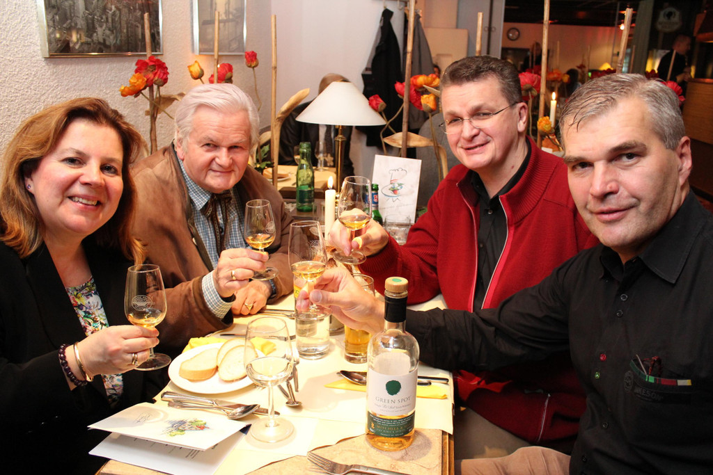 Whiskymen__ 6_jpg-1382190081