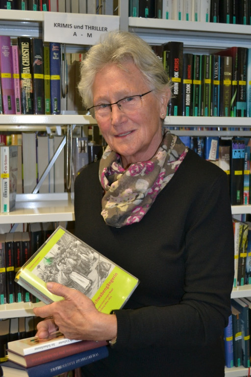 03 Margret Lindner las unter anderem aus dem Buch Die Schwabeng__ngerin_JPG-1382206424