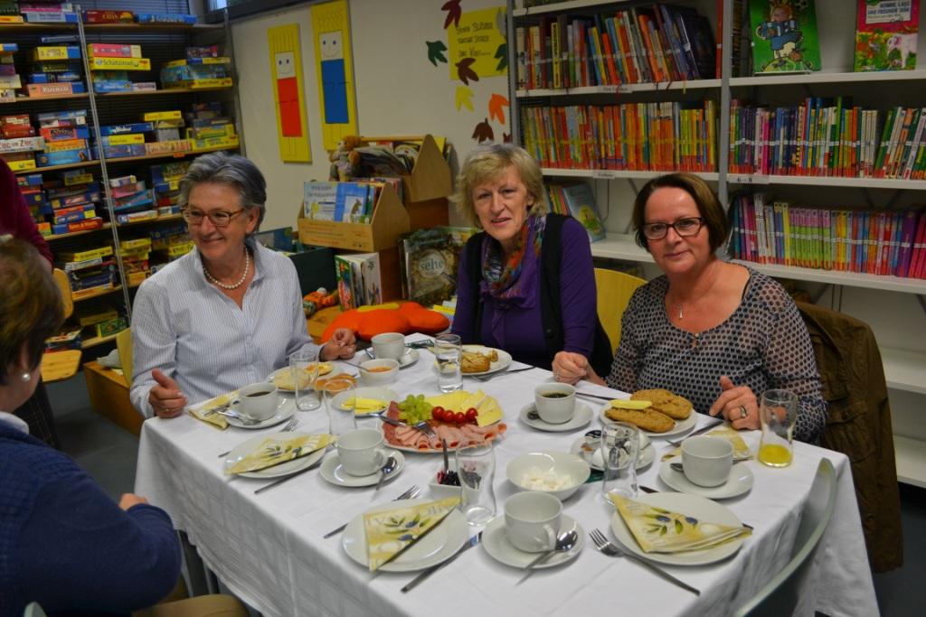 04 Gem__tliches Lesefr__hst__ck in der B__cherei Tosters_JPG-1382206426