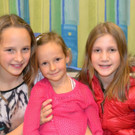 07 Nina _11__ Leni _5_ und Nadine _11_ beim Bilderbuchkino in der B__cherei Altenstadt_JPG-1382206608