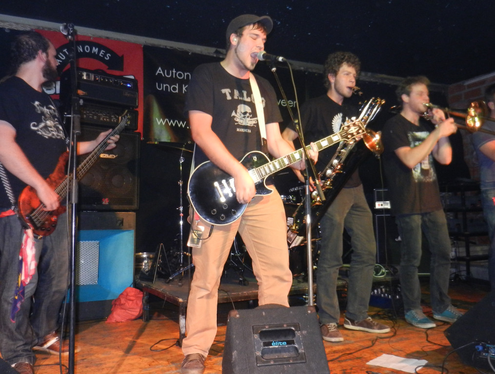 Jump_The_Shark001_jpg-1382366881