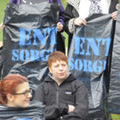  Solidaritäts-Flashmob in Müllsäcken