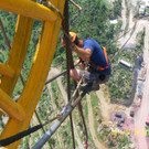Pioniere aus Schröcken bei der größten Materialseilbahn der Welt