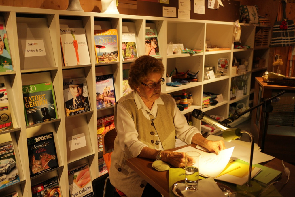 KOE_Mundartlesung Hildegard Scherrer 12.jpg