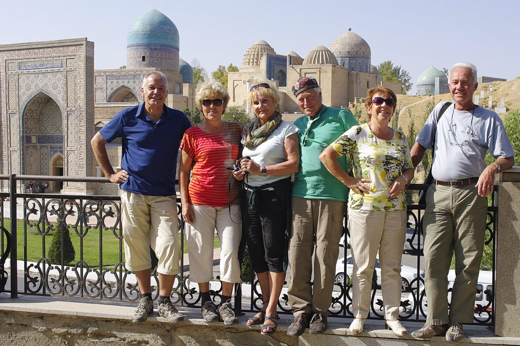 J__rgen und Hildegard Maccani_ Ingrid und Egon Moser und Ute Mangold und Gebhard Rimmele reisten gemeinsam nach Usbekistan.JPG
