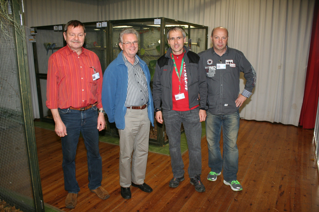 VKV-Obmann Hans Breu___ Vizeobmann Hotz Eugen_ Premierungsleiter Thomas Schwab_ Aussteller G__nter Mahlknecht.JPG