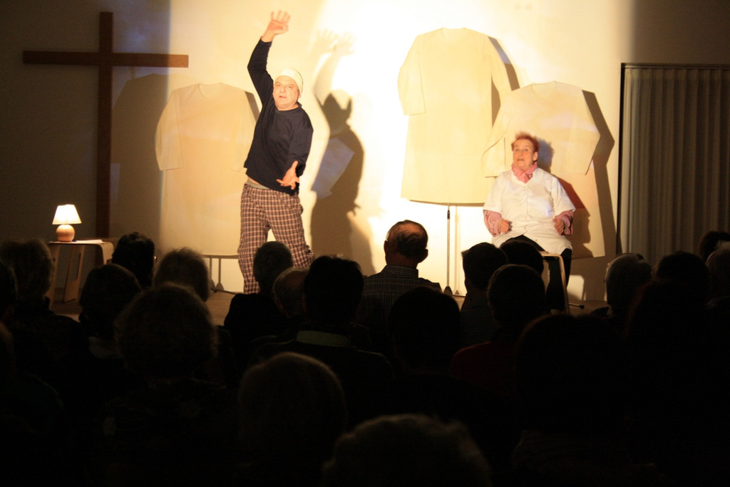 Theater OSKAR im Pfarrsaal 2013 _4_.jpg