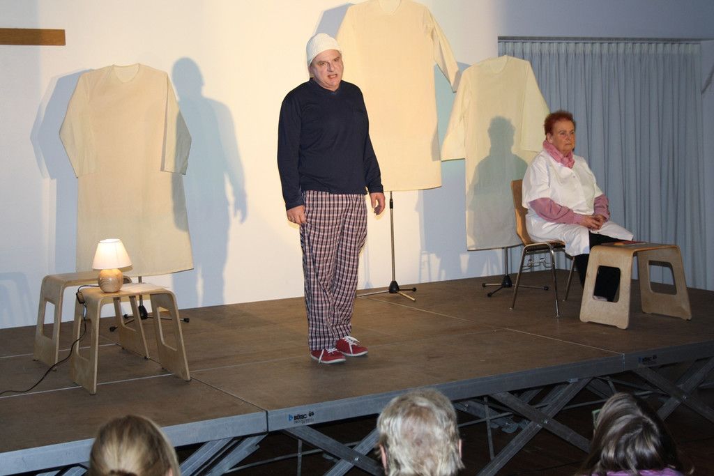 Theater OSKAR im Pfarrsaal 2013 _9_.jpg