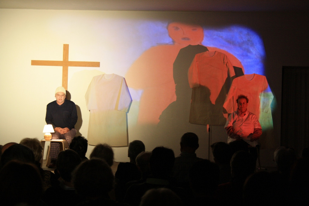 Theater OSKAR im Pfarrsaal 2013 _5_.jpg