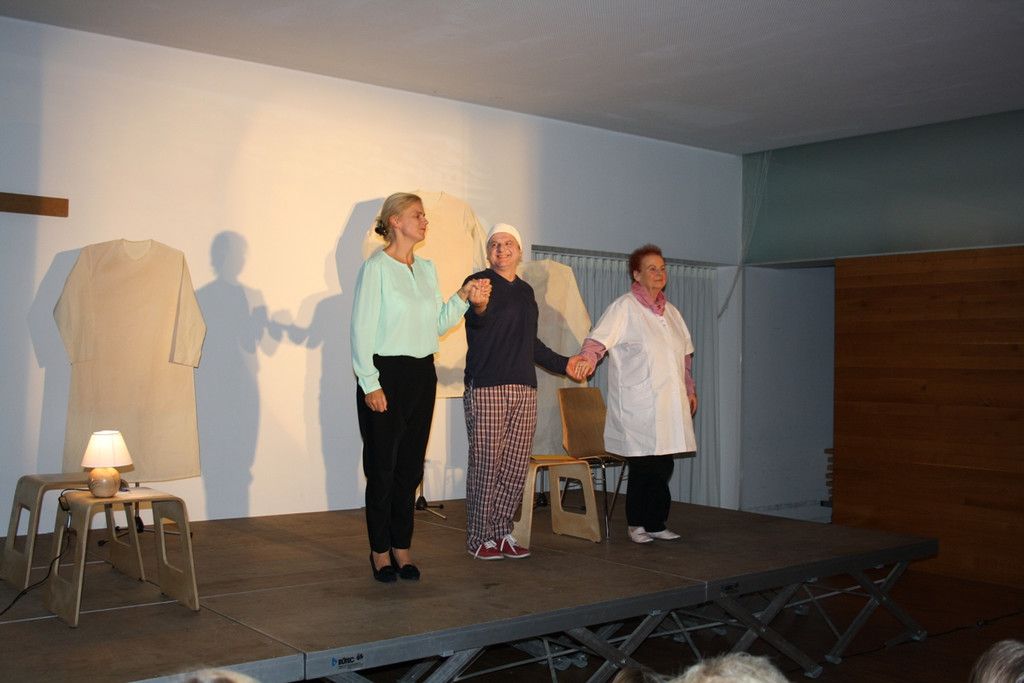 Theater OSKAR im Pfarrsaal 2013 _15_.jpg