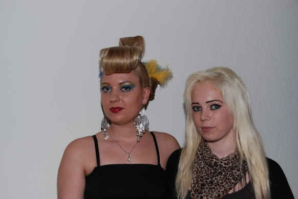 Jasmine_ unser Lehrlind im 3_Lehrjahr mit Model Carmen_JPG-1269424780