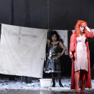 Premiere von "Mutter Courage" im Wiener Burgtheater