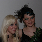 Daniela_ unser Lehrling im 3_ Lehrjahr mit Model Lisa.JPG