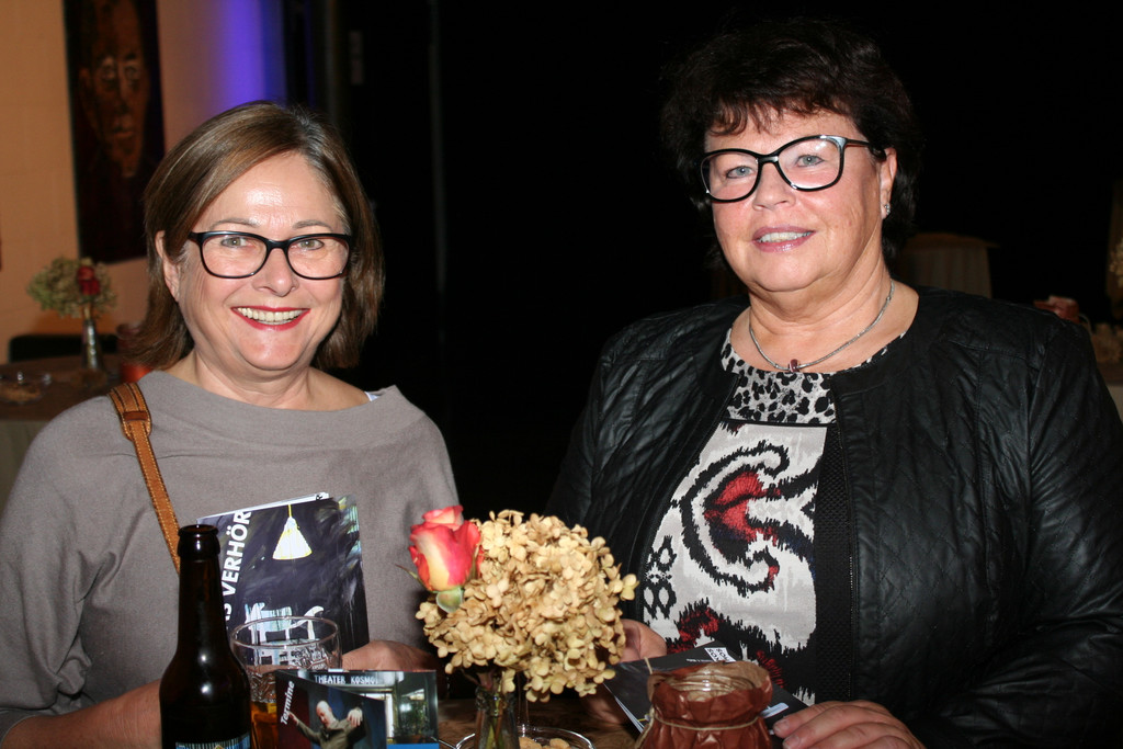 Waldtraud Zudrell und Ilse Schwab.JPG