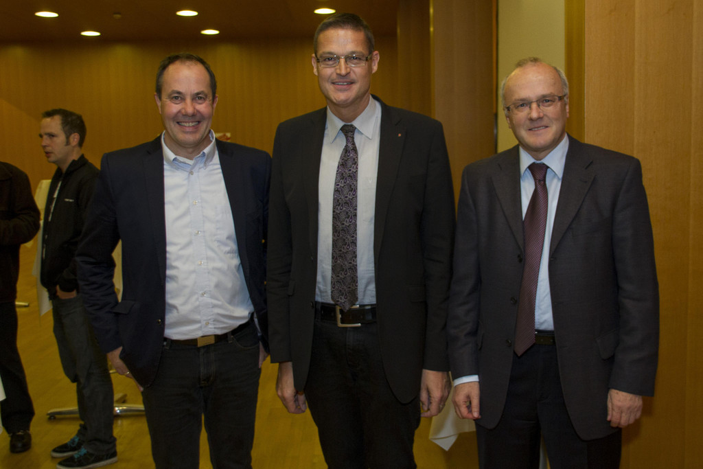 v.l.n.r.: Mag. Andreas Prenn, Leiter SUPRO – Werkstatt für Suchtpropylaxe, Landesrat Dr. Christian Bernhard und Primar Univ. Pro