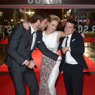 Liam Hemsworth_ Jennifer Lawrence und Josh Hutchers AP.jpg