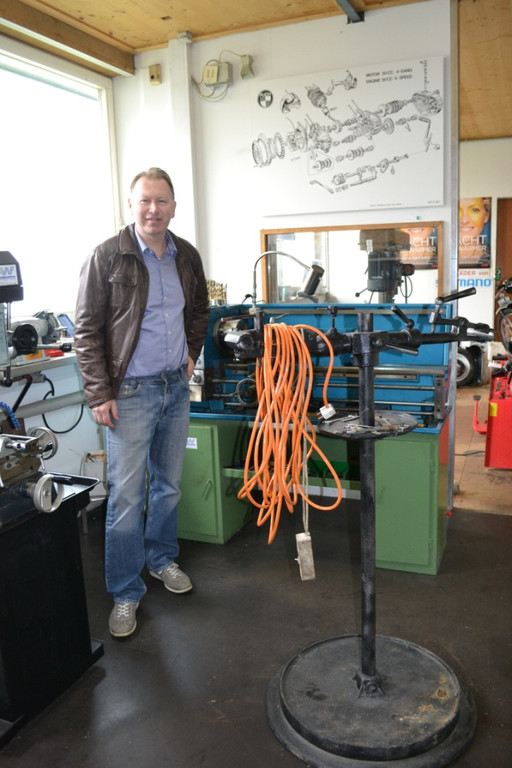 09 Vereinsobmann Martin Rauch in der Schauwerkstatt.JPG