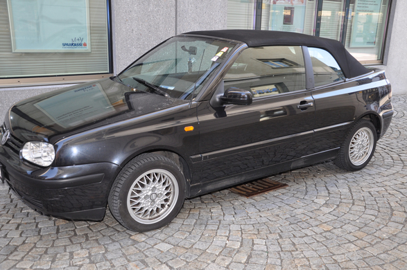 Auto XIII.JPG