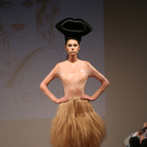 Britisches Modedesign im MUMOK