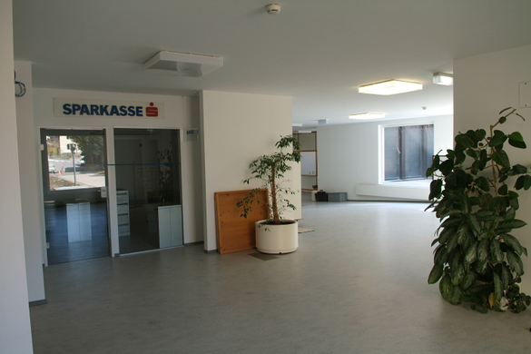 LKHZ Eingang neu.JPG