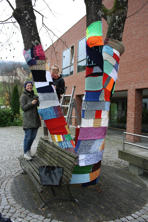 Friedensschal um die B__ume 2013 _13_.jpg