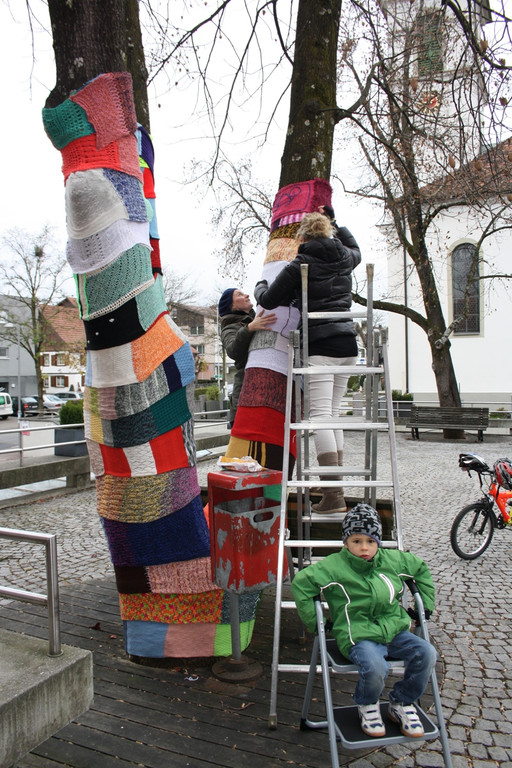 Friedensschal um die B__ume 2013 _12_.jpg