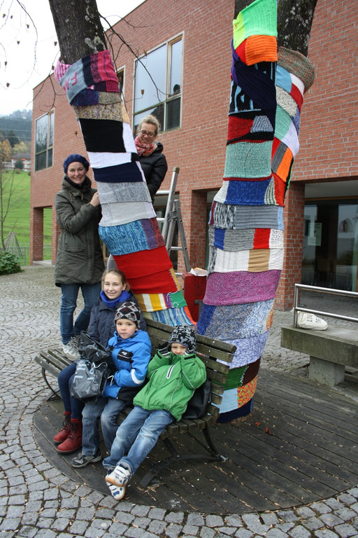Friedensschal um die B__ume 2013 _14_.jpg