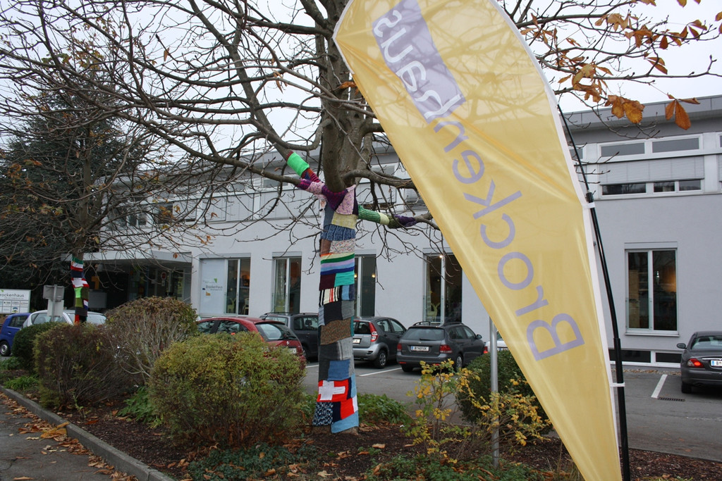 Friedensschal um die B__ume 2013 _9_.jpg