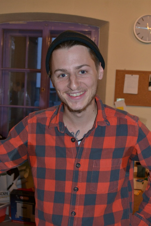 15 OJAH-Jugendarbeiter und Skater Kenneth.JPG