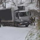 Tief winterliche Lkw-Bergung in Prein an der Rax