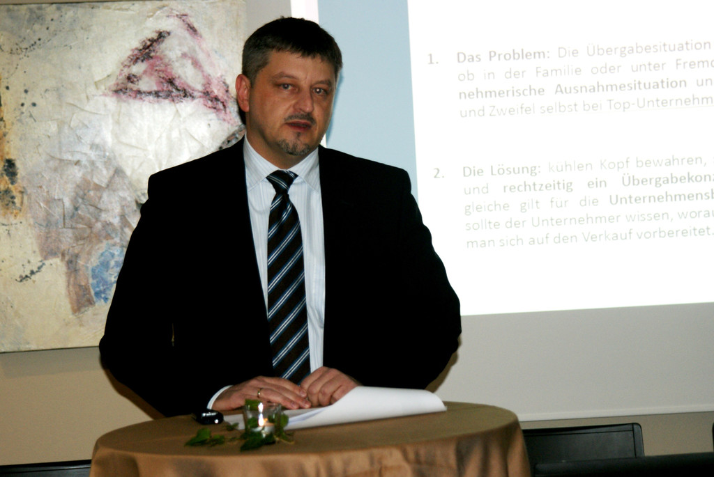 18 Dr_ Stefan Grabher.JPG