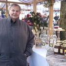 Altbürgermeister Erich Walter beim Advventmarkt in Bludesch
