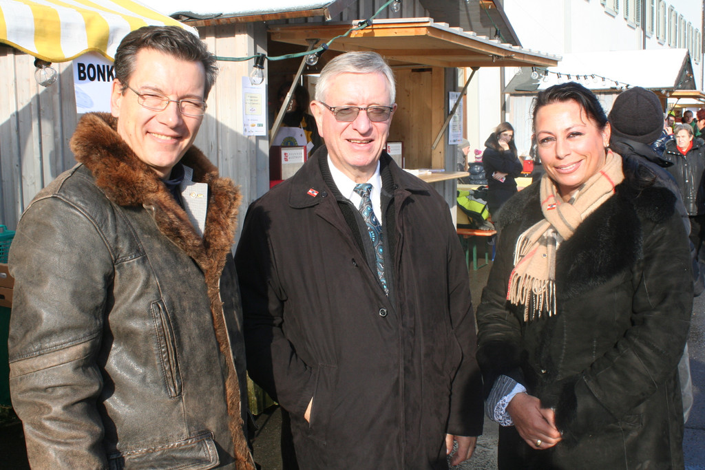 J__rgen Piffer und Karl Grabuschnigg vom Lions Club mit Claudia M__hr.JPG