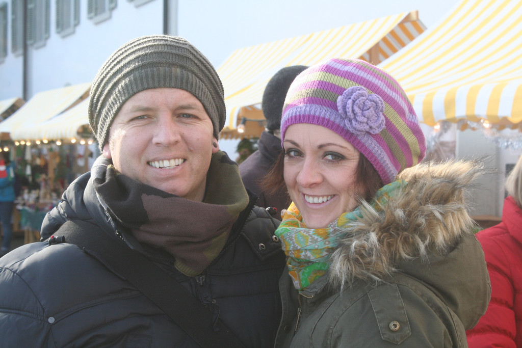 Roland und Bettina kamen zum Markt.JPG