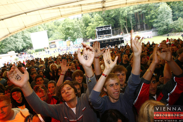 Publikum - g__ste tag 2 - Nuke  Festival Wiesen 2009 - florian wieser _17_.jpg