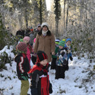 13 Die Kinder machten sich im Wald auf die Suche nach Tieren.JPG
