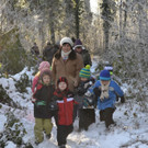 14 Die Kinder machten sich im Wald auf die Suche nach Tieren.JPG