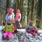 29 Die Kinder hatten Spa__ beim Schneerutschen.JPG