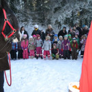 35 Die Kinder begr____ten erfreut den Nikolaus.JPG