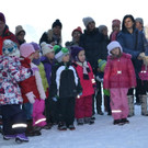 43 Die Kinder h__rten den Erz__hlungen des Nikolaus aufmerksam zu.JPG