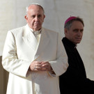 Papst Franziskus und Papst-Sekretär Georg Gänswein
