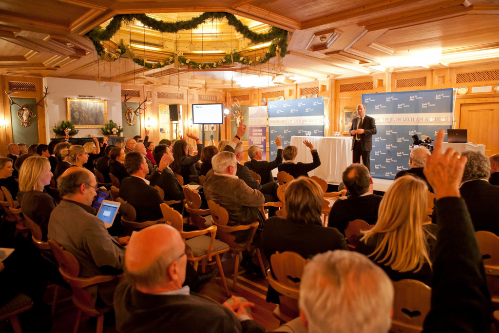 Beim 7. Mediengipfel am Arlberg diskutieren Medienvertreter, Politiker, Unternehmer und Wirtschaftsexperten zum Thema "Euro