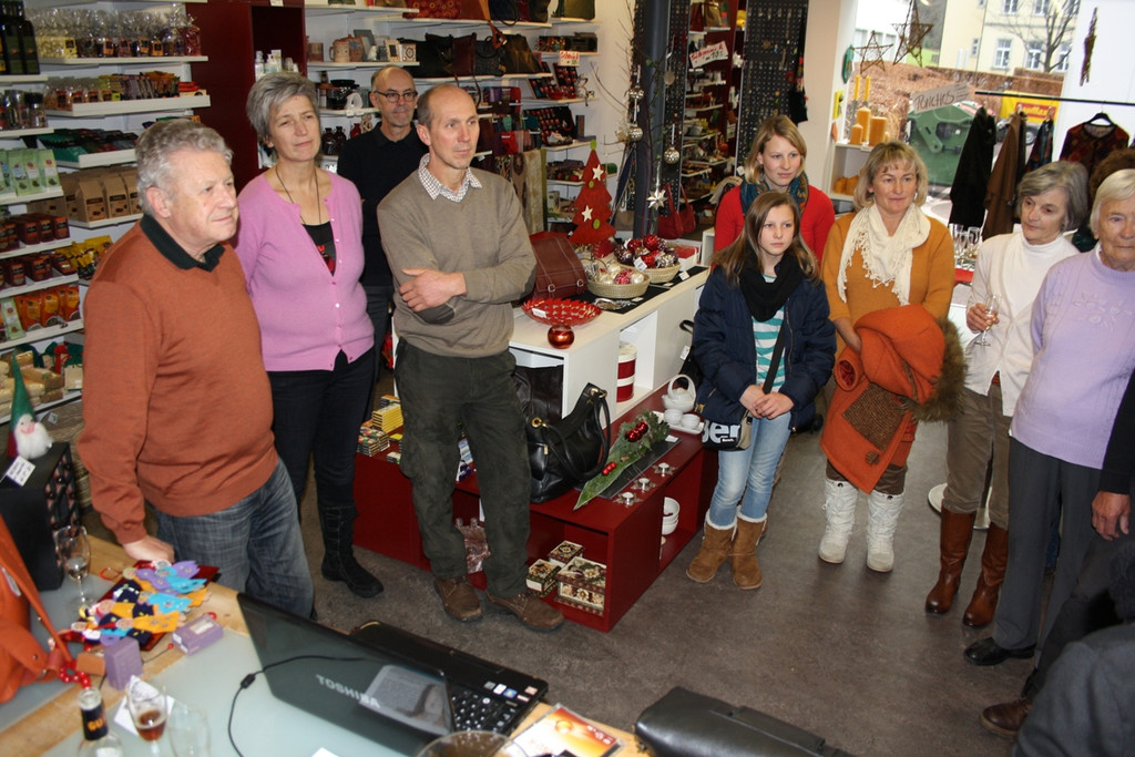 Weltladen Besuch Pater Raja in Locha 2013 _4_.jpg