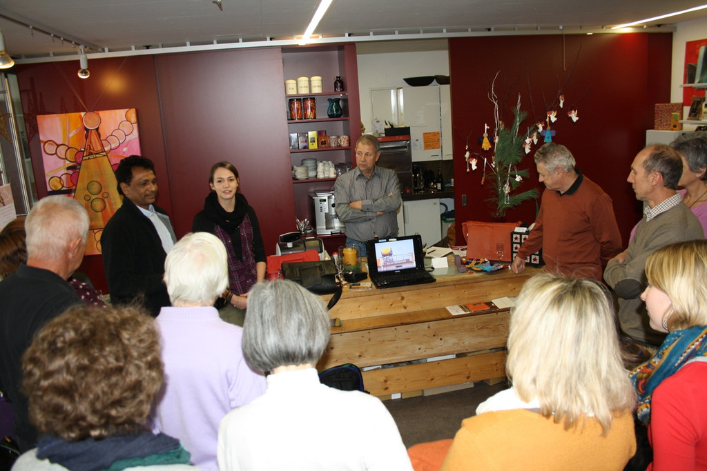 Weltladen Besuch Pater Raja in Locha 2013 _7_.jpg