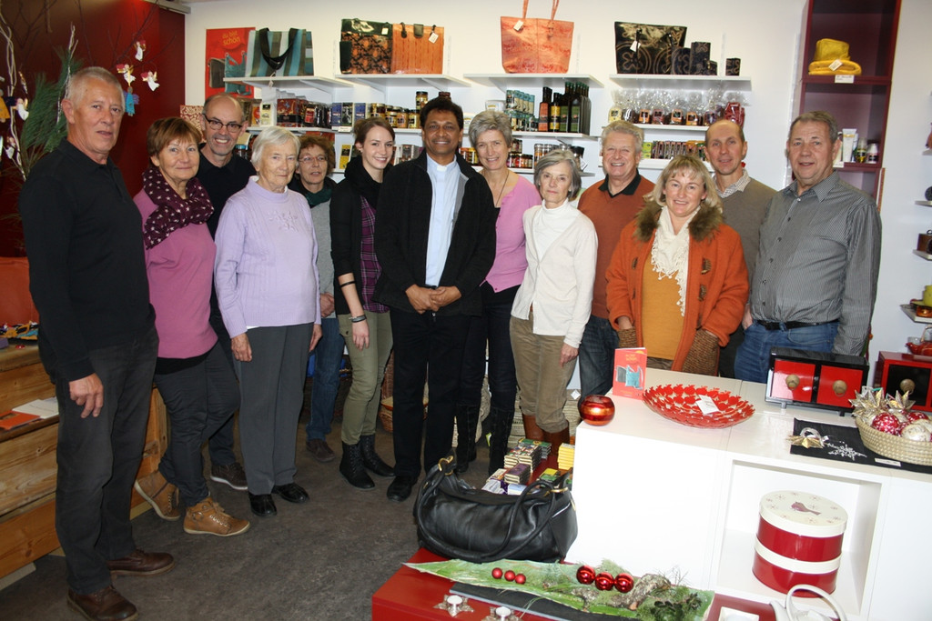 Weltladen Besuch Pater Raja in Locha 2013 _13_.jpg