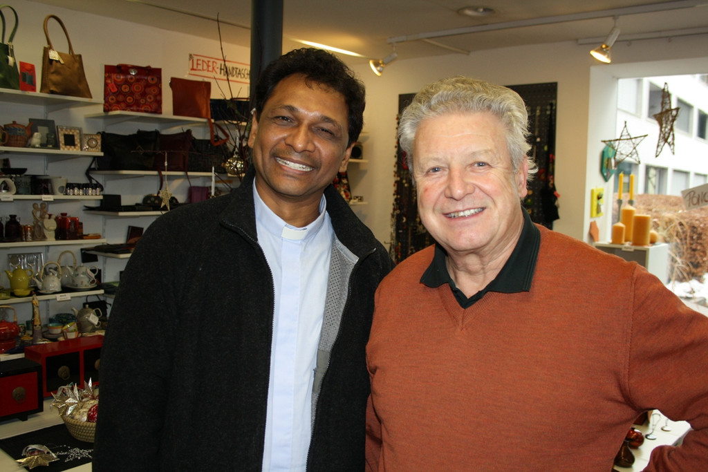 Weltladen Besuch Pater Raja in Locha 2013 _20_.jpg