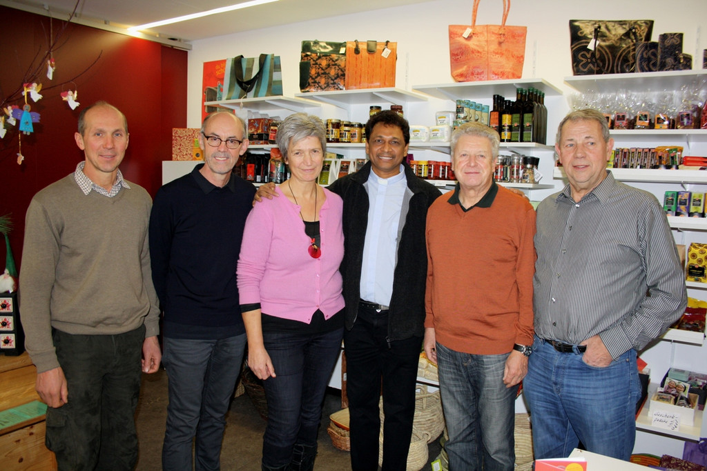 Weltladen Besuch Pater Raja in Locha 2013 _22_.jpg