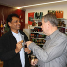 Weltladen Besuch Pater Raja in Locha 2013 _26_.jpg
