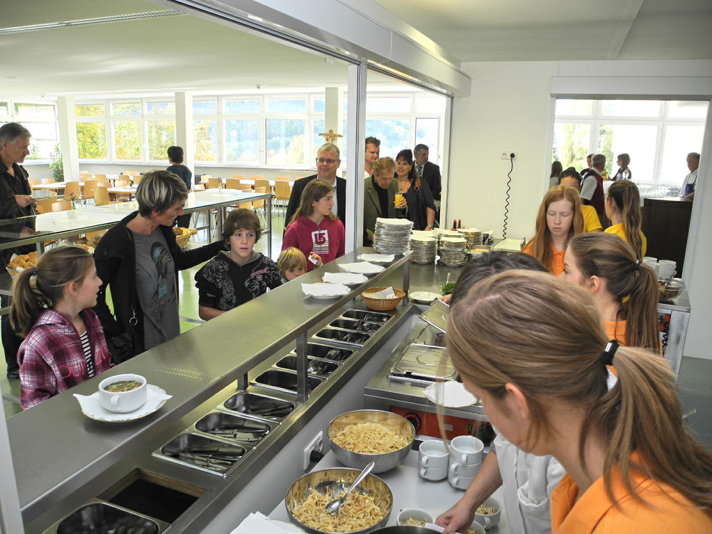 Vier feine Suppen standen zur Auswahl.JPG